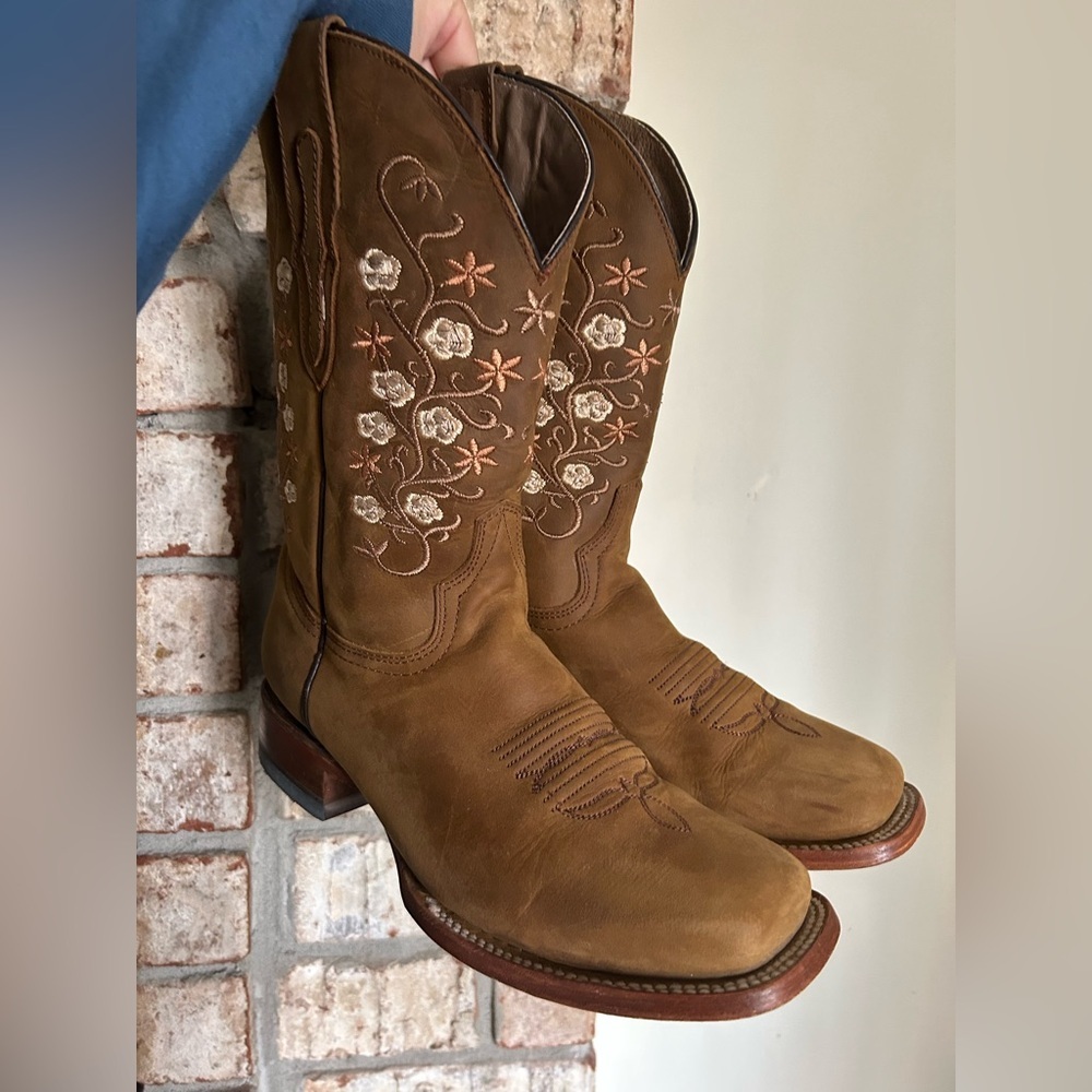 Floral Embroidered Western Brown Boots - Picture 2 of 6